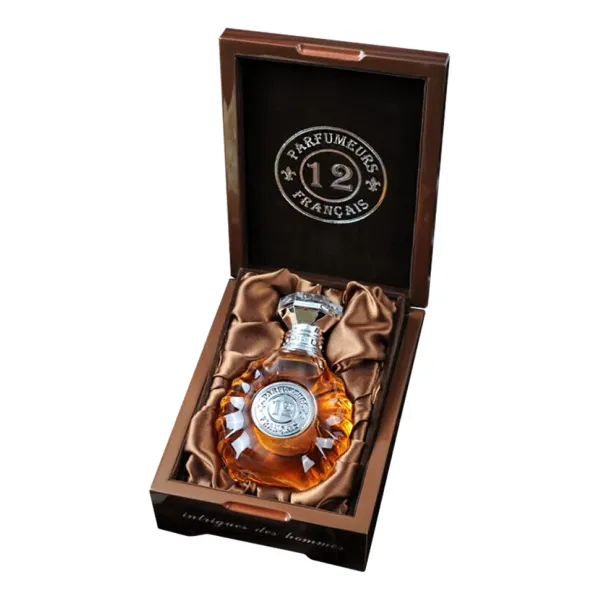 Les 12 Parfumeurs Francais Intrigues Des Hommes